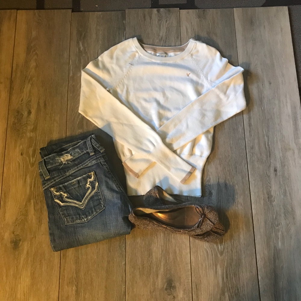 AE cream and tan sweater